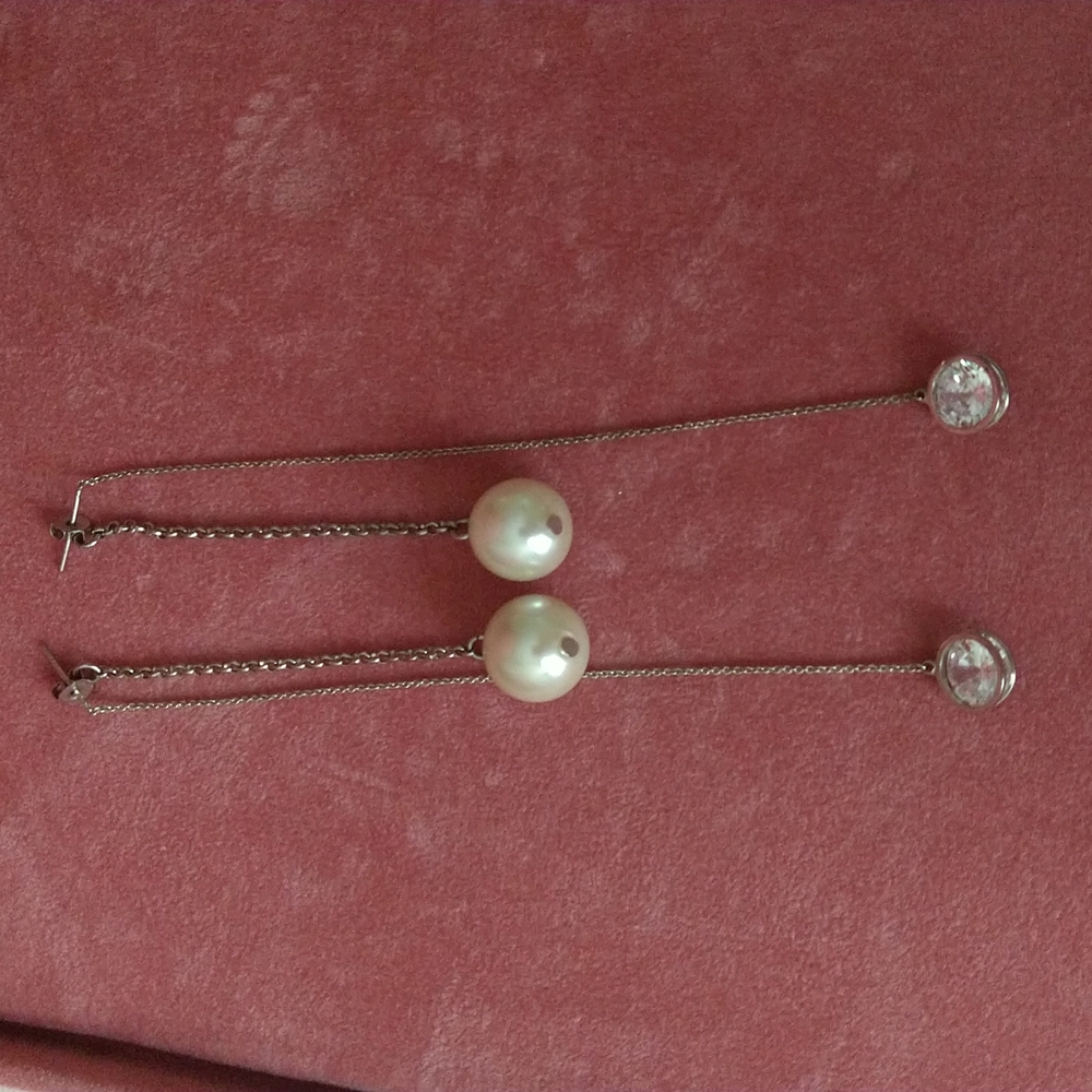 PEARL AND CLEAR CRYSTAL DOUBLE ROW EARRINGS IN SILVER TONE